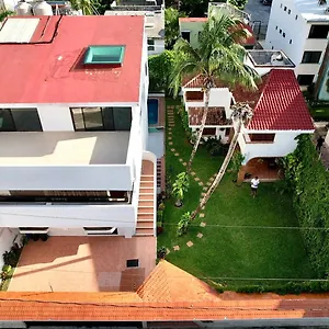 Beautiful Jungle House On A Strategic Location Cancun